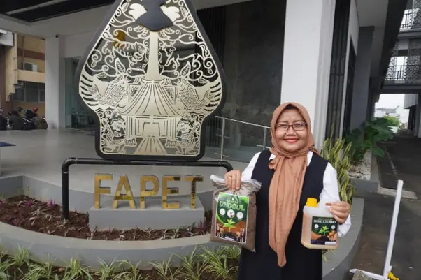 Agustinah Setyaningrum: Mengubah Limbah Menjadi Berkah
