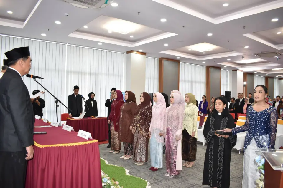 Unsoed Kukuhkan 10 Dokter Gigi Baru, Kisah Perjuangan Koas Warnai Prosesi Sumpah