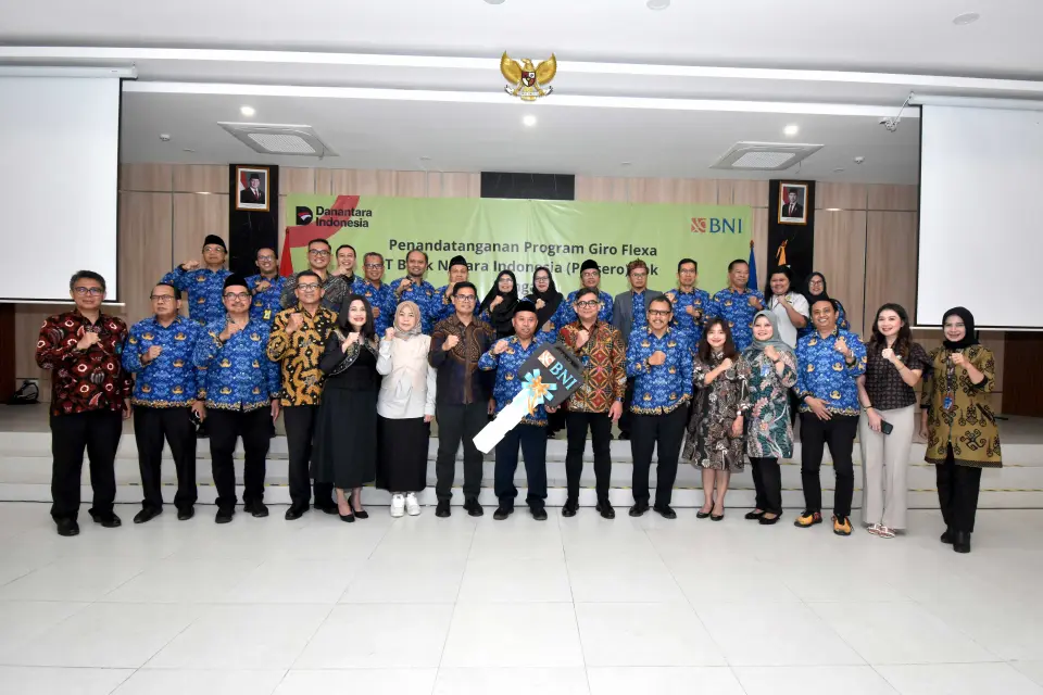 Perkuat Kolaborasi, BNI Teken Kerja Sama Giro Flexa dan Serahkan Kendaraan Operasional ke Unsoed