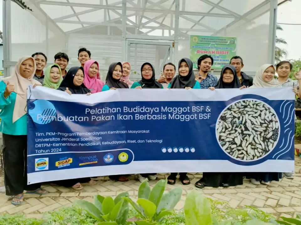 Tim Pengabdian UNSOED Lakukan Pemberdayaan Kemitraan Masyarakat Ubah Sampah Organik Rumah Tangga Jadi Pakan Ikan Tinggi Protein