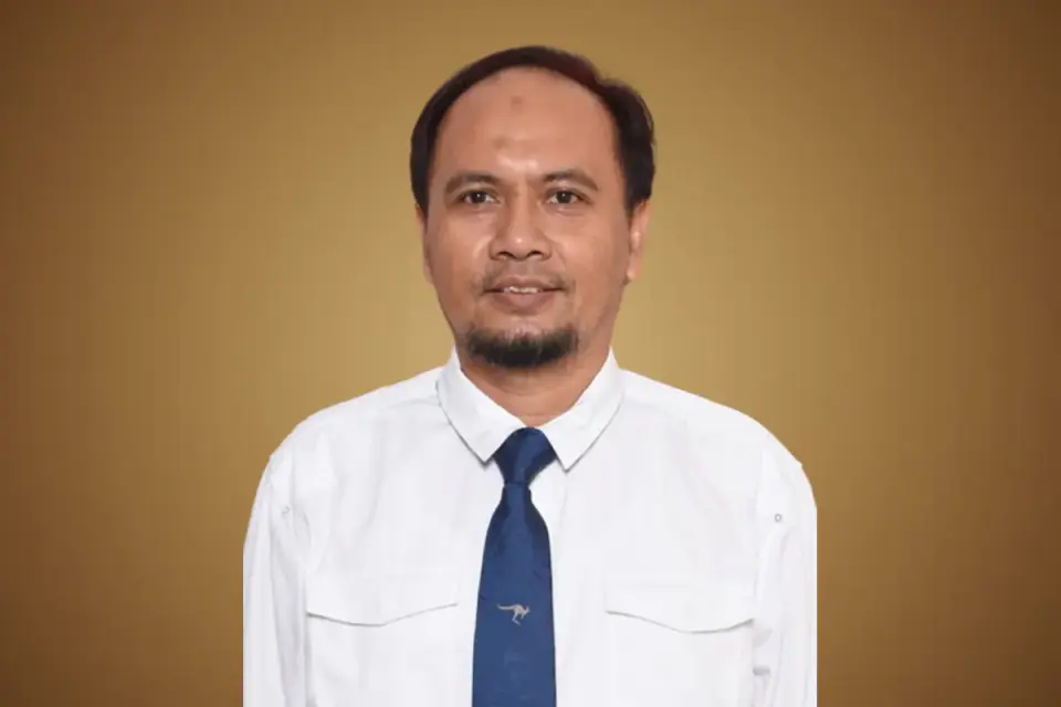 Prof. Dr. Slamet Rosyadi, M. Si, CIQaR, CRA.
