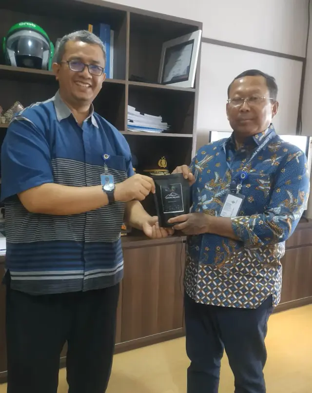 Saat Kampung Gelap, Greenhouse Tetap Terang